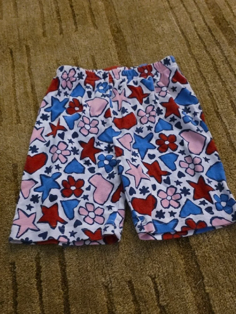 Gymboree White Top with Red, Blue & Pink Patterned Shorts Pajama Set Size 6